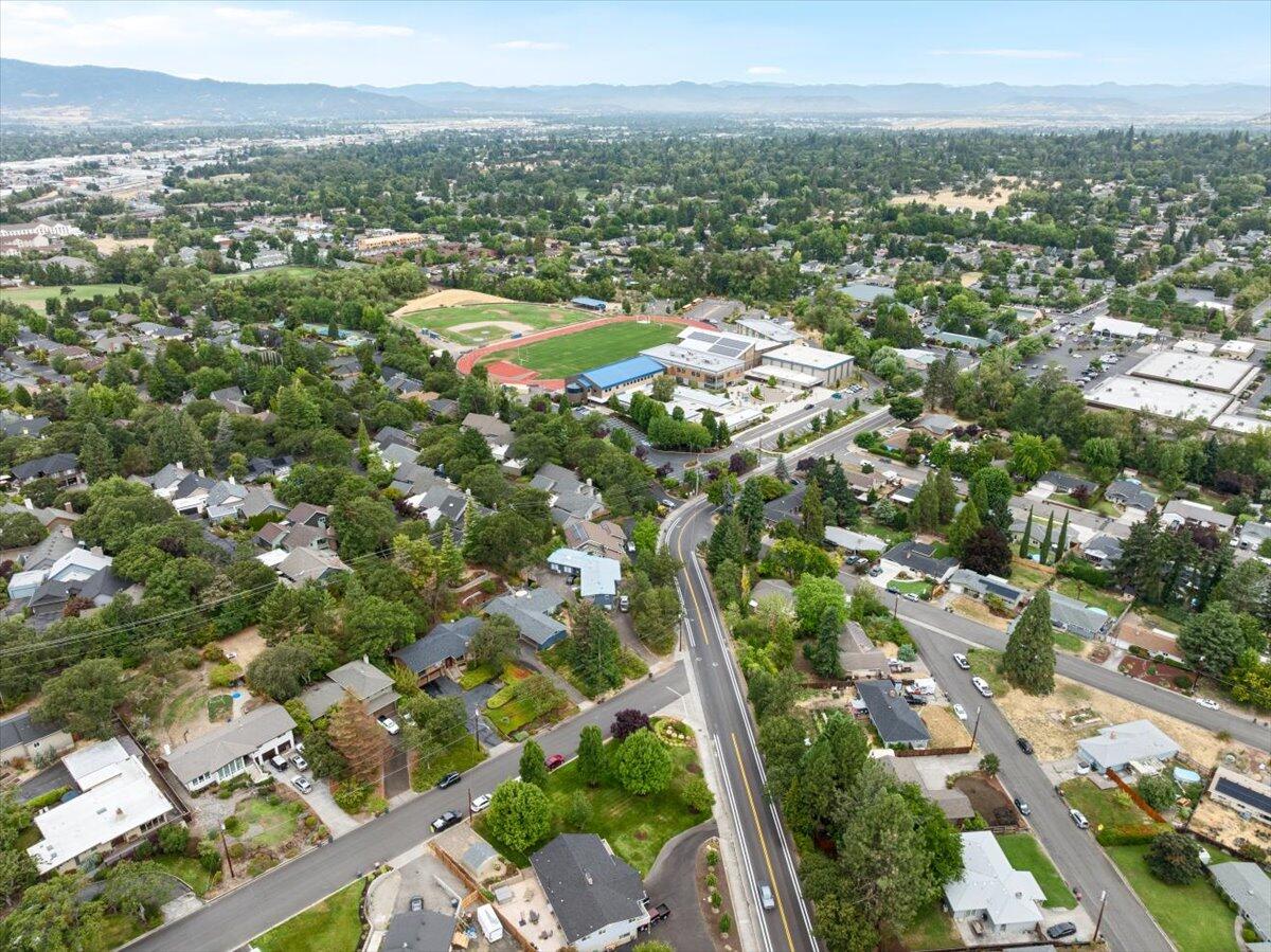 Montcrest Villa - Residential