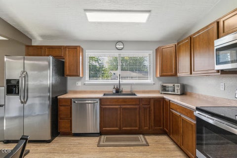 Tiny photo for 4241 Myrtlewood Drive, Klamath Falls, OR 97603 (MLS # 220226681)