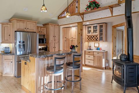 Tiny photo for 69219 Yellow Daisy Lane, Sisters, OR 97759 (MLS # 220213004)