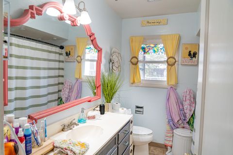 Tiny photo for 1539 Grand Avenue, Medford, OR 97504 (MLS # 220217716)