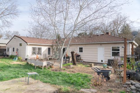 Tiny photo for 1539 Grand Avenue, Medford, OR 97504 (MLS # 220217716)
