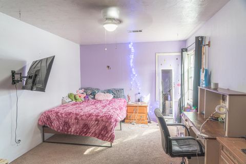 Tiny photo for 1539 Grand Avenue, Medford, OR 97504 (MLS # 220217716)