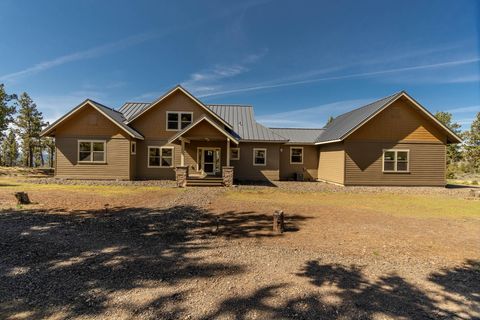 Photo of 7201 NE Johnson Creek Road, Prineville, OR 97754 (MLS # 220219699)
