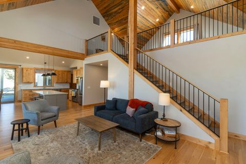 Tiny photo for 7201 NE Johnson Creek Road, Prineville, OR 97754 (MLS # 220219699)