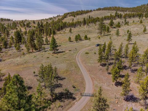 Tiny photo for 7201 NE Johnson Creek Road, Prineville, OR 97754 (MLS # 220219699)