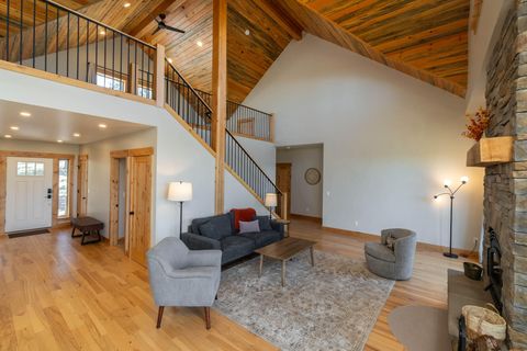 Tiny photo for 7201 NE Johnson Creek Road, Prineville, OR 97754 (MLS # 220219699)