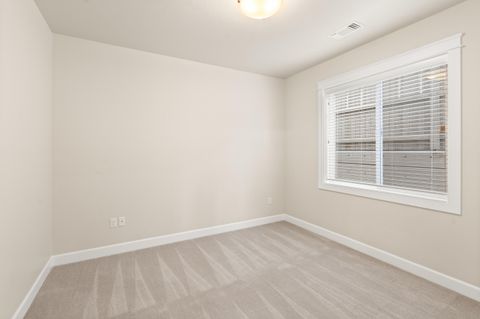 Tiny photo for 4035 Crystal Springs Drive, Medford, OR 97504 (MLS # 220215194)