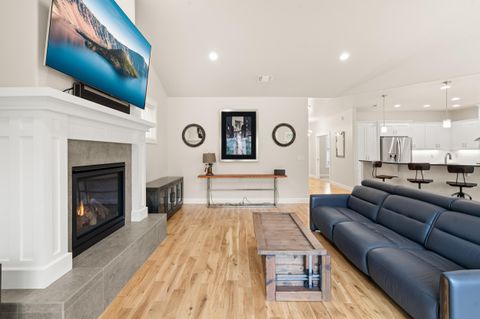 Tiny photo for 4035 Crystal Springs Drive, Medford, OR 97504 (MLS # 220215194)