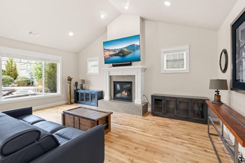 Tiny photo for 4035 Crystal Springs Drive, Medford, OR 97504 (MLS # 220215194)