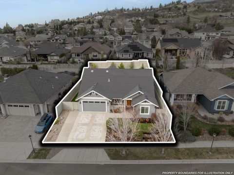 Tiny photo for 4035 Crystal Springs Drive, Medford, OR 97504 (MLS # 220215194)