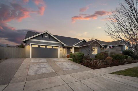 Tiny photo for 4035 Crystal Springs Drive, Medford, OR 97504 (MLS # 220215194)