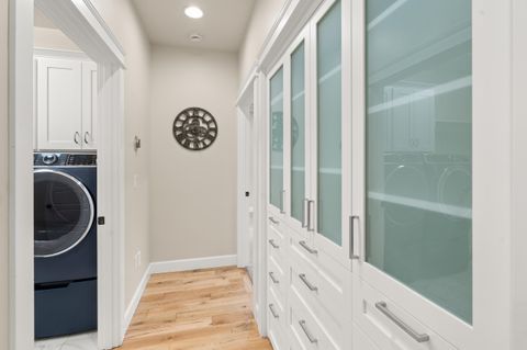 Tiny photo for 4035 Crystal Springs Drive, Medford, OR 97504 (MLS # 220215194)