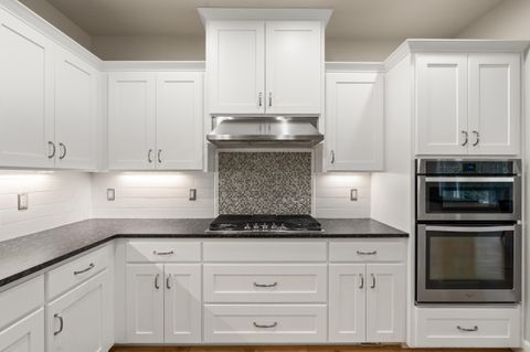 Tiny photo for 4035 Crystal Springs Drive, Medford, OR 97504 (MLS # 220215194)