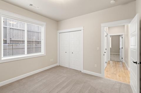 Tiny photo for 4035 Crystal Springs Drive, Medford, OR 97504 (MLS # 220215194)