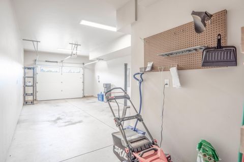 Tiny photo for 3610 SW Badger Avenue, Redmond, OR 97756 (MLS # 220220240)