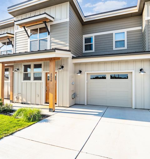 Photo of 3610 SW Badger Avenue, Redmond, OR 97756 (MLS # 220220240)