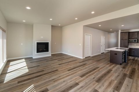Tiny photo for 3610 SW Badger Avenue, Redmond, OR 97756 (MLS # 220220240)