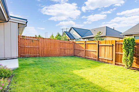 Tiny photo for 3610 SW Badger Avenue, Redmond, OR 97756 (MLS # 220220240)