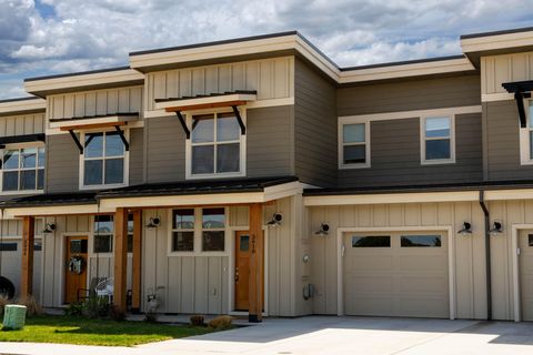 Tiny photo for 3610 SW Badger Avenue, Redmond, OR 97756 (MLS # 220220240)