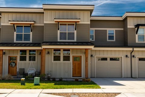 Tiny photo for 3610 SW Badger Avenue, Redmond, OR 97756 (MLS # 220220240)