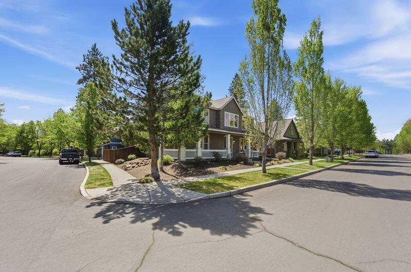 2417 NW Hosmer Lake Drive
