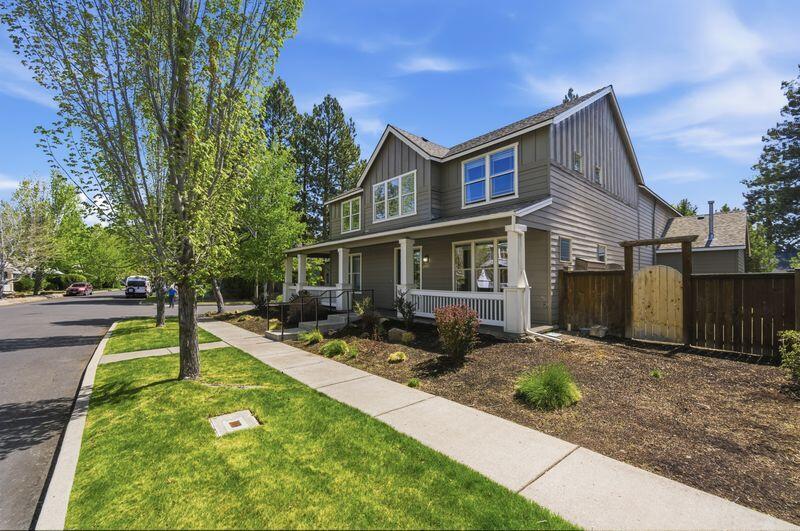 2417 NW Hosmer Lake Drive
