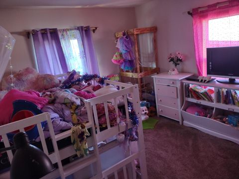 Tiny photo for 864 SW 3rd Street, Madras, OR 97741 (MLS # 220217794)