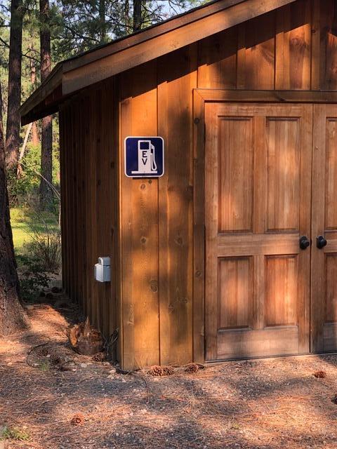 Lake Creek Lodge - Residential