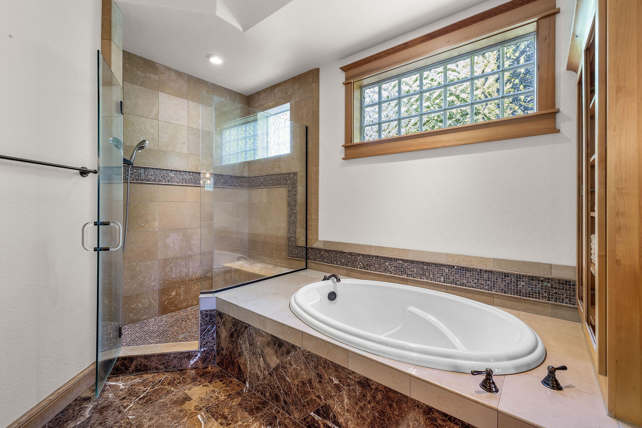 Broken Top - Residential