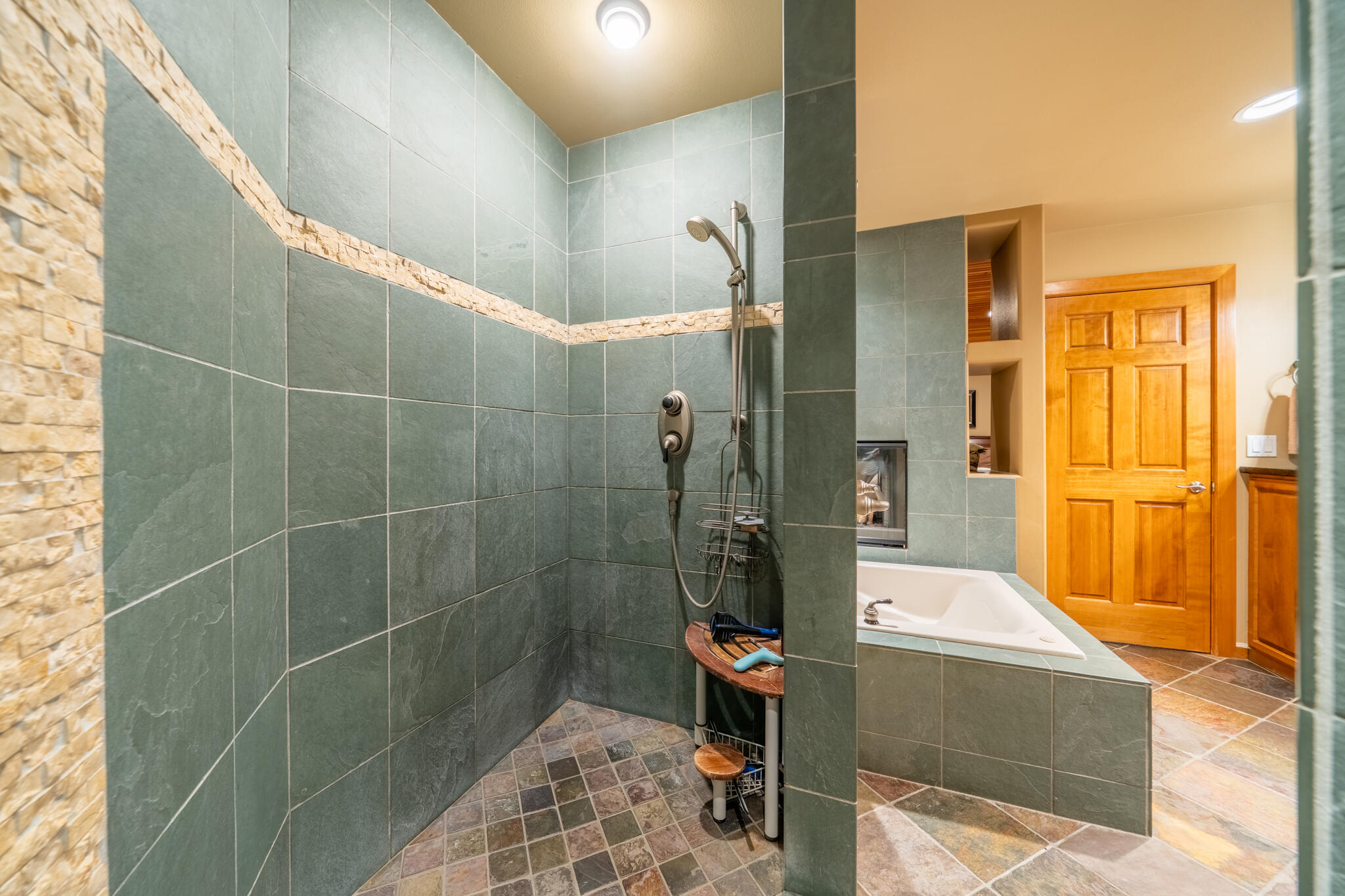 7th Mtn Golf Village - Residential