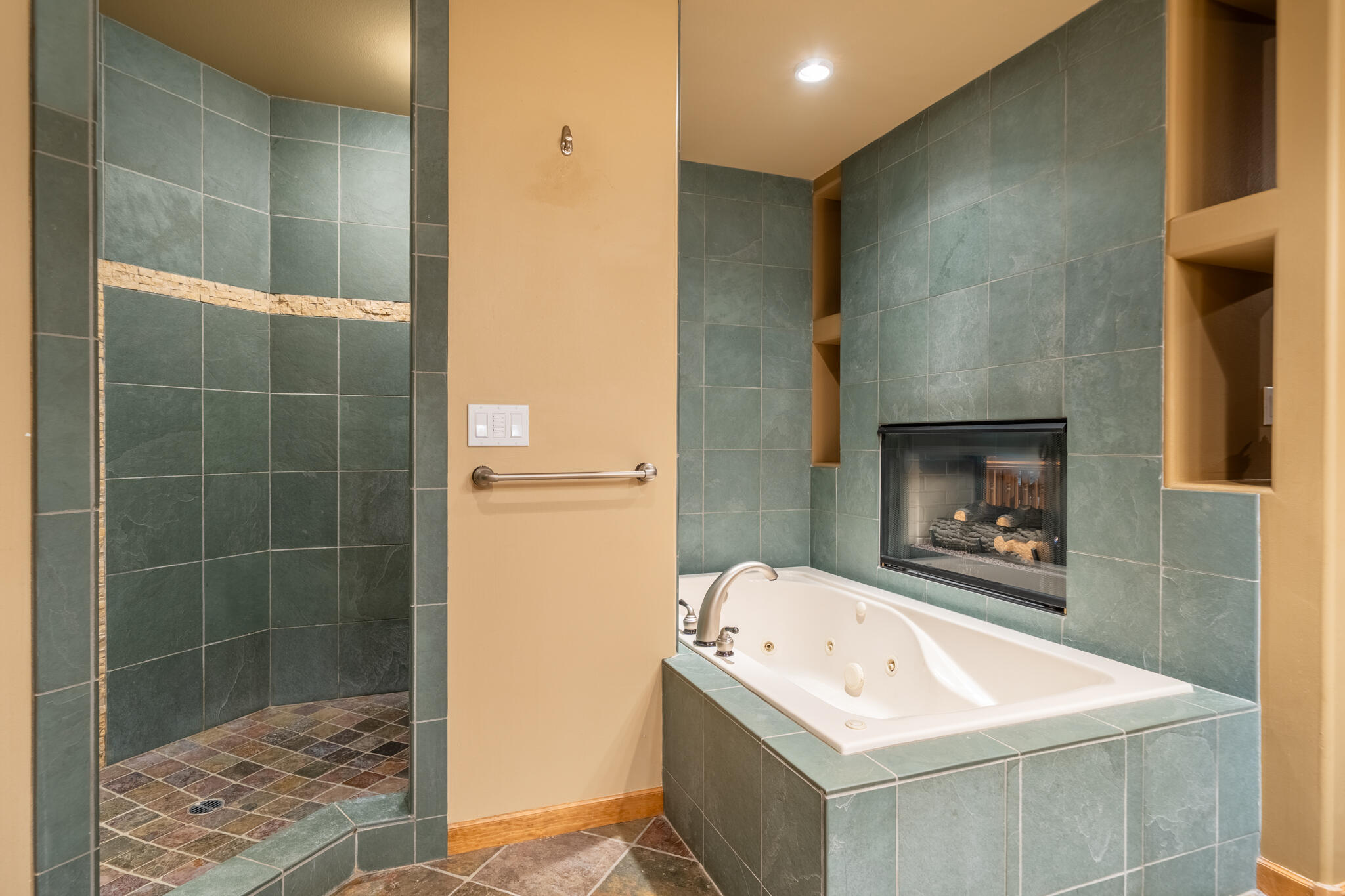 7th Mtn Golf Village - Residential