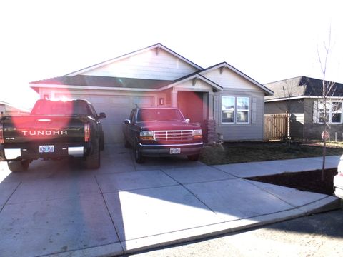 Photo of 3178 NW Dogwood Avenue, Redmond, OR 97756 (MLS # 220213592)