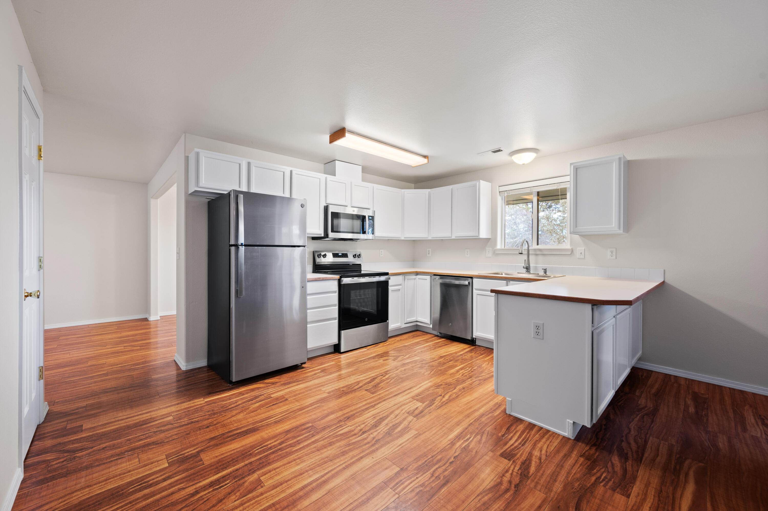 3127 SW Metolius Avenue