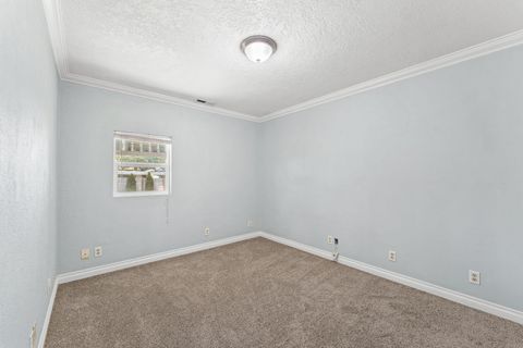 Tiny photo for 624 S Ivy Street, Medford, OR 97501 (MLS # 220215025)