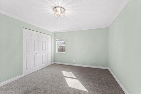 Tiny photo for 624 S Ivy Street, Medford, OR 97501 (MLS # 220215025)