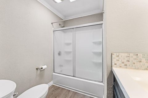 Tiny photo for 624 S Ivy Street, Medford, OR 97501 (MLS # 220215025)