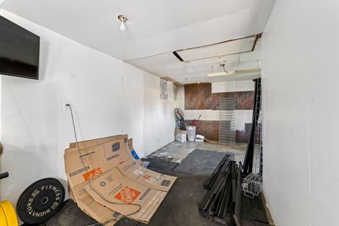 Tiny photo for 624 S Ivy Street, Medford, OR 97501 (MLS # 220215025)