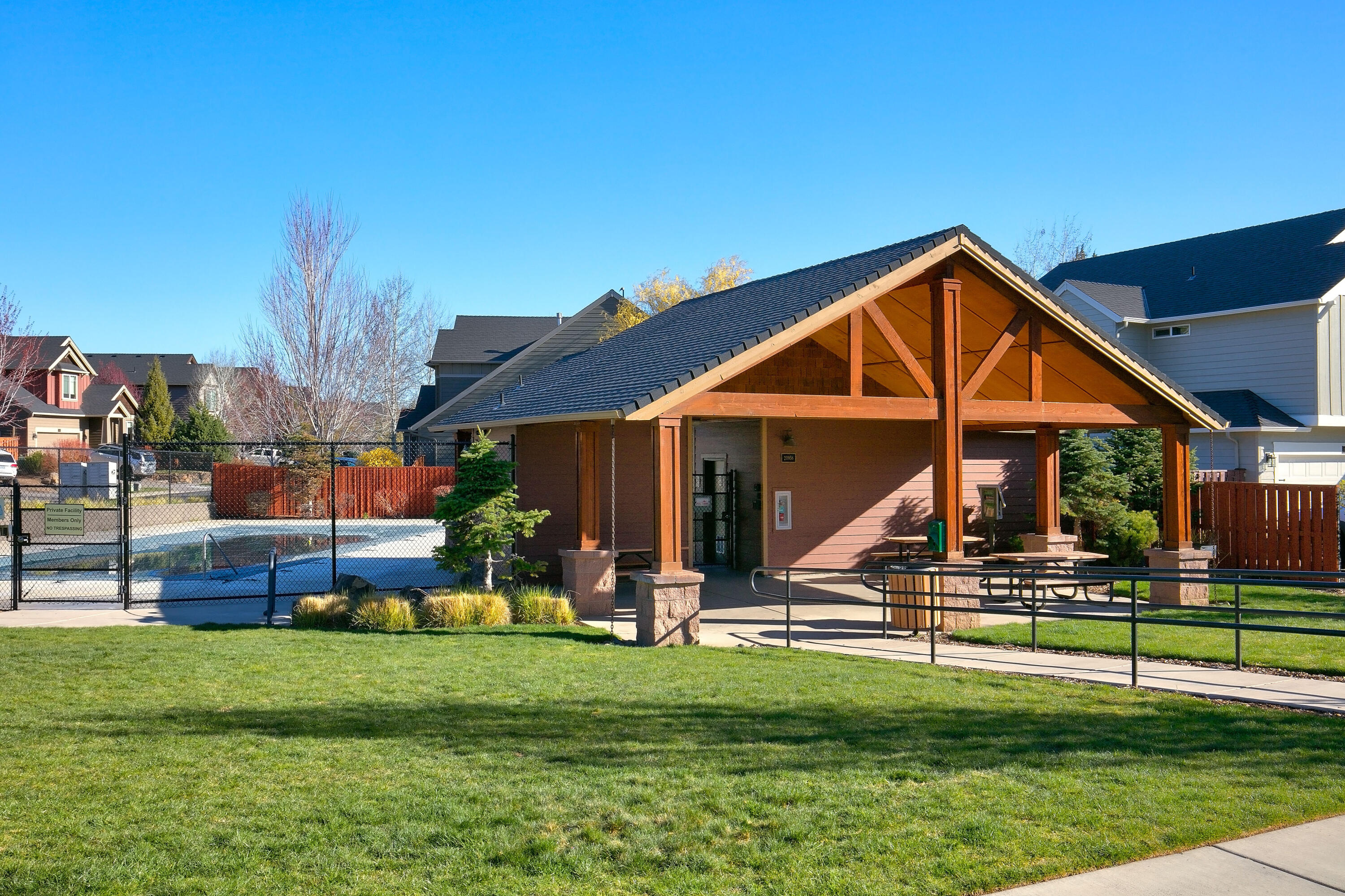 Lava Ridges - Residential