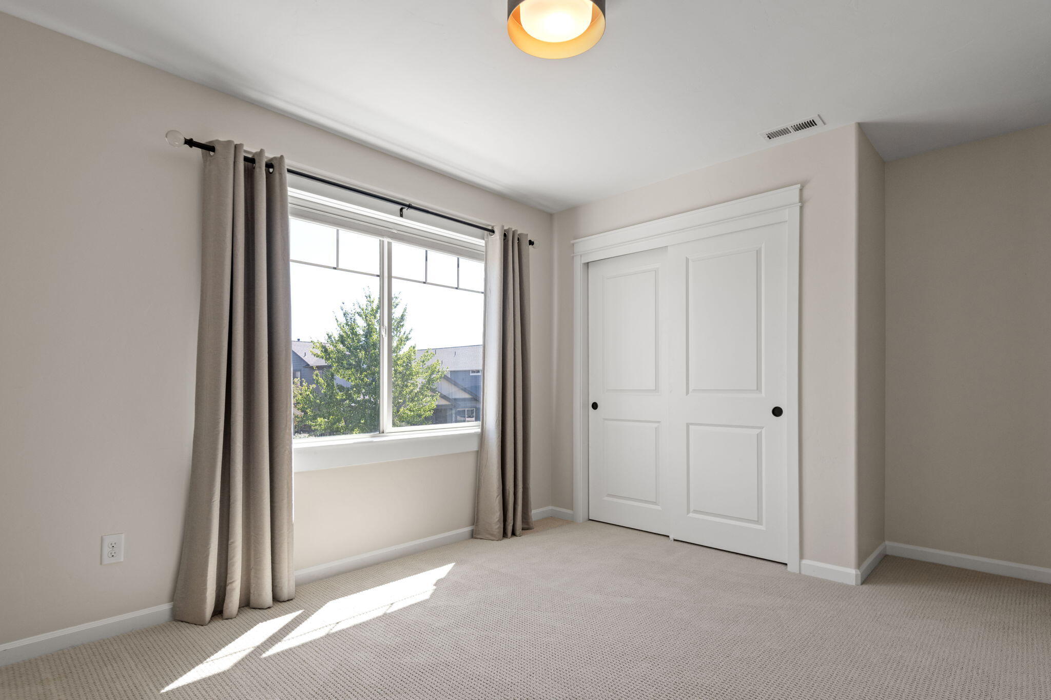 Lava Ridges - Residential