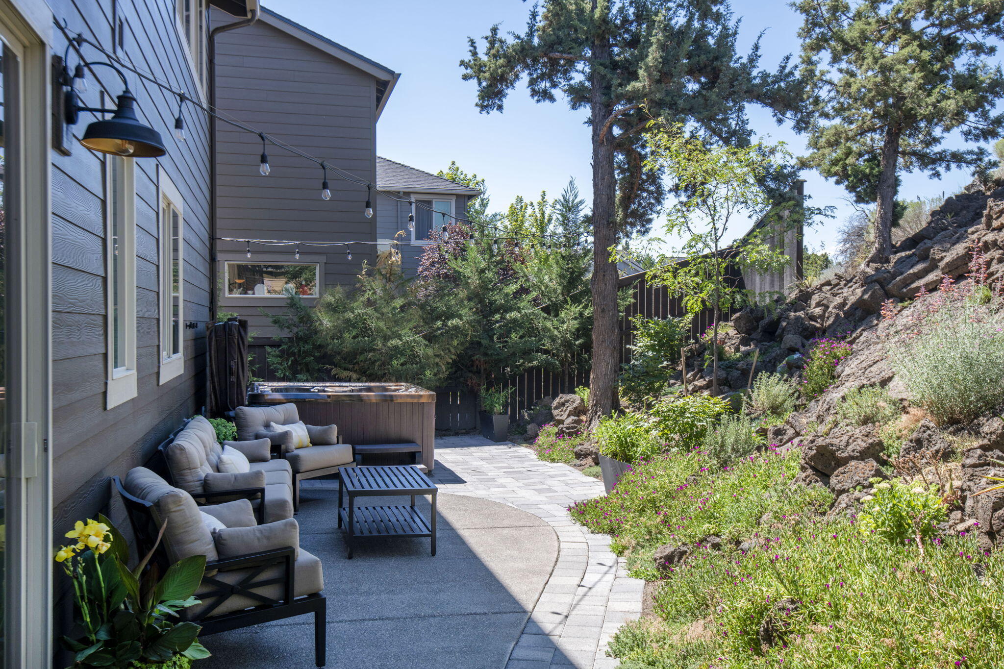 Lava Ridges - Residential