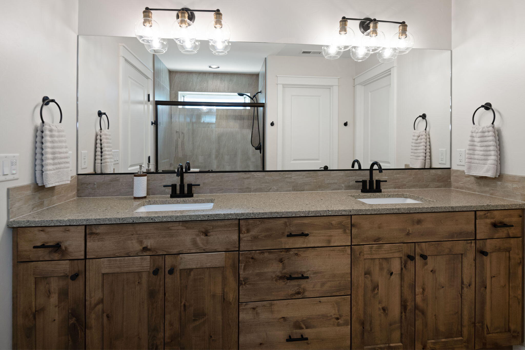 Lava Ridges - Residential