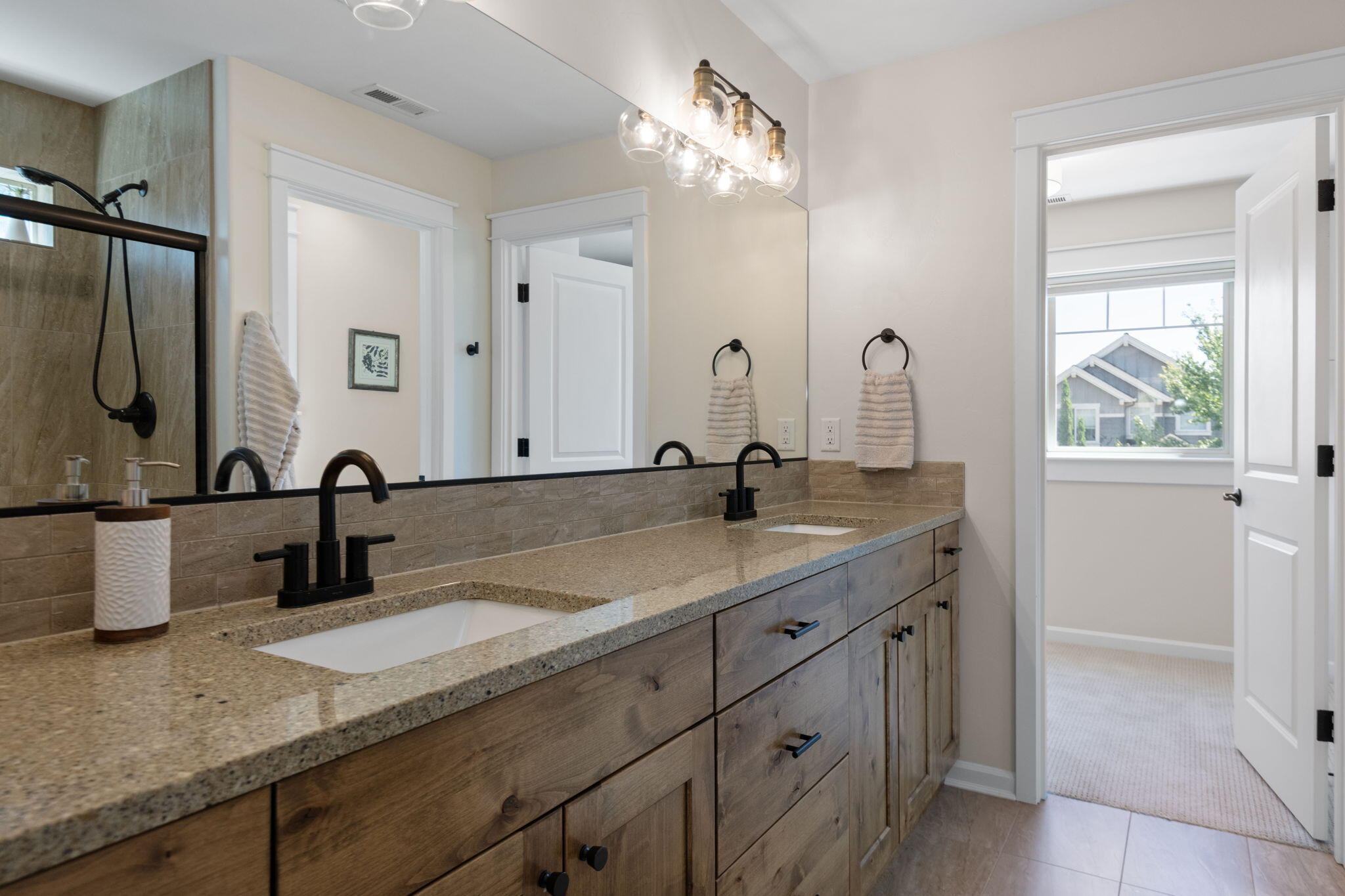 Lava Ridges - Residential