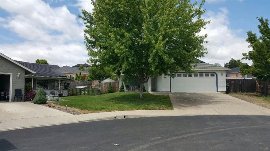 Nice 3 bed, 2 bath home at the end of a cul-de-sac, open floor plan. Huge fenced terraced backyard. Covered patio off dining area. Ready for the first buyer.