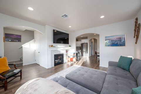 Tiny photo for 1705 W Williamson Avenue, Sisters, OR 97759 (MLS # 220210045)
