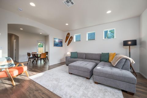 Tiny photo for 1705 W Williamson Avenue, Sisters, OR 97759 (MLS # 220210045)