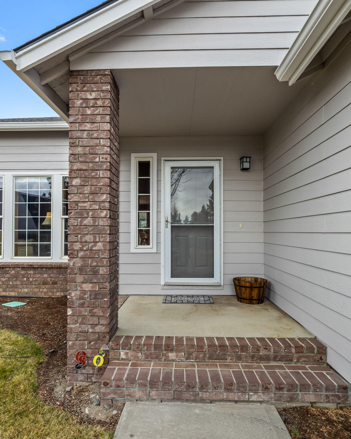 2985 NE Alpen Glow Place