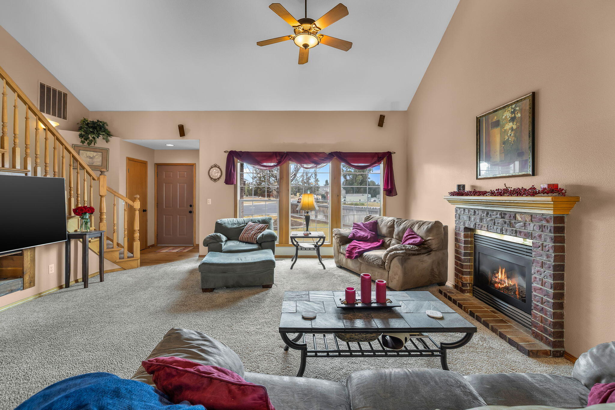 2985 NE Alpen Glow Place