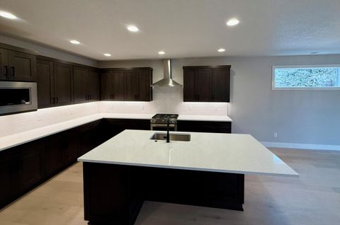 Tiny photo for 61425 SE Daybreak Court #Lot 6, Bend, OR 97702 (MLS # 220215624)