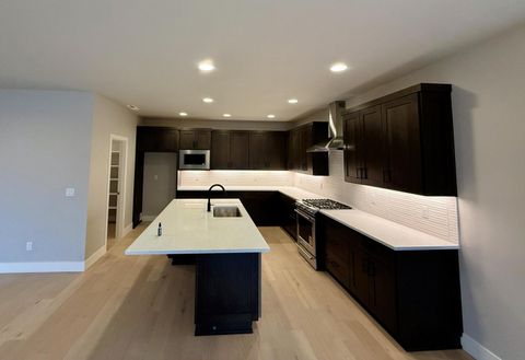 Tiny photo for 61425 SE Daybreak Court #Lot 6, Bend, OR 97702 (MLS # 220215624)