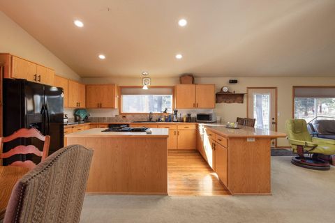 Tiny photo for 69341 Silver Spur, Sisters, OR 97759 (MLS # 220214038)